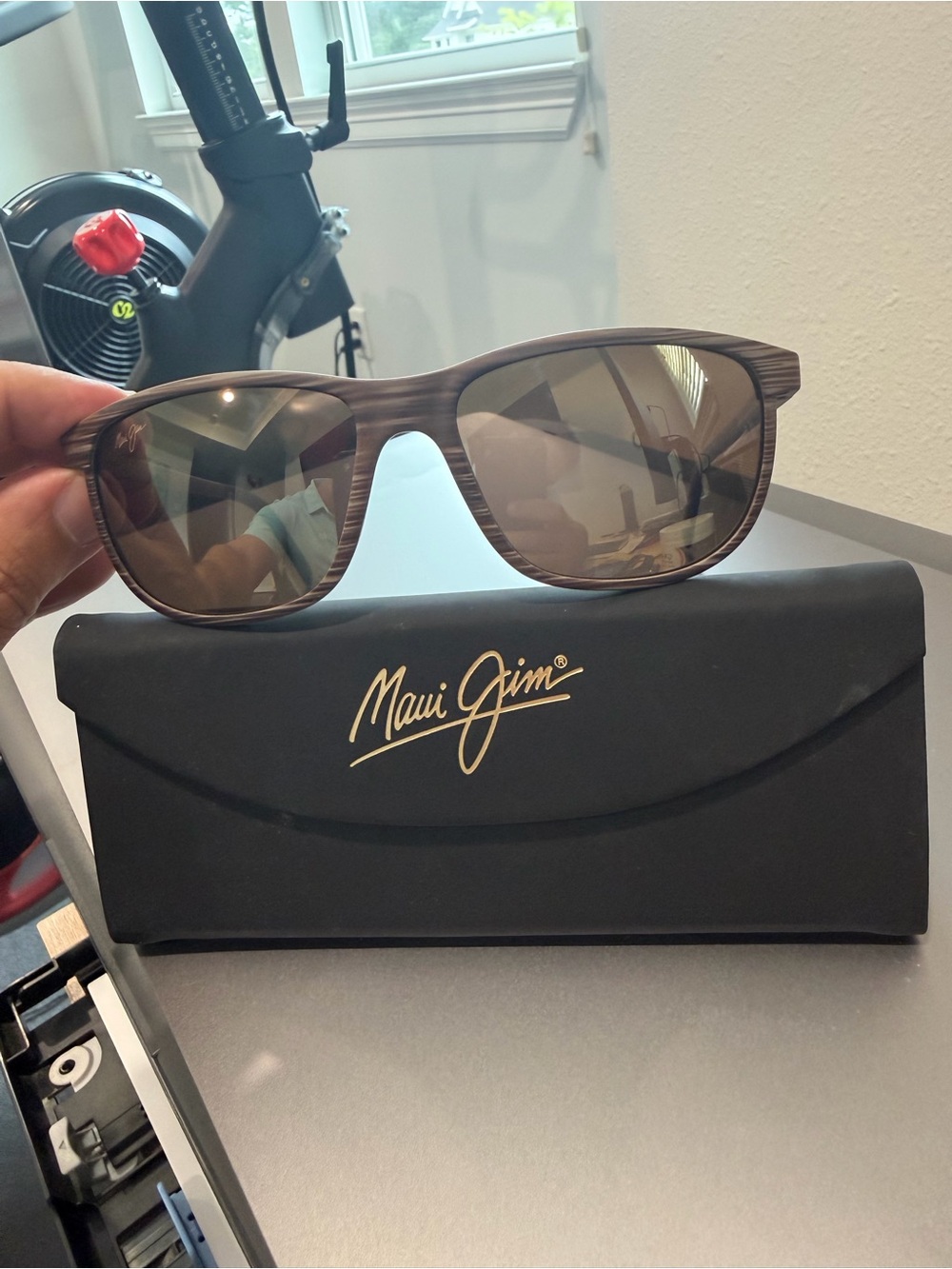 Maui Jim Woodgrain-Effect Sunglasses with Brown Lenses